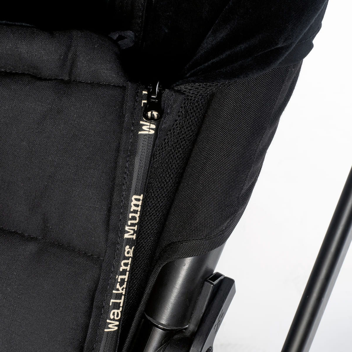 Saco Silla Invierno ECO MUM Negro Walking MUM - Imagen 4